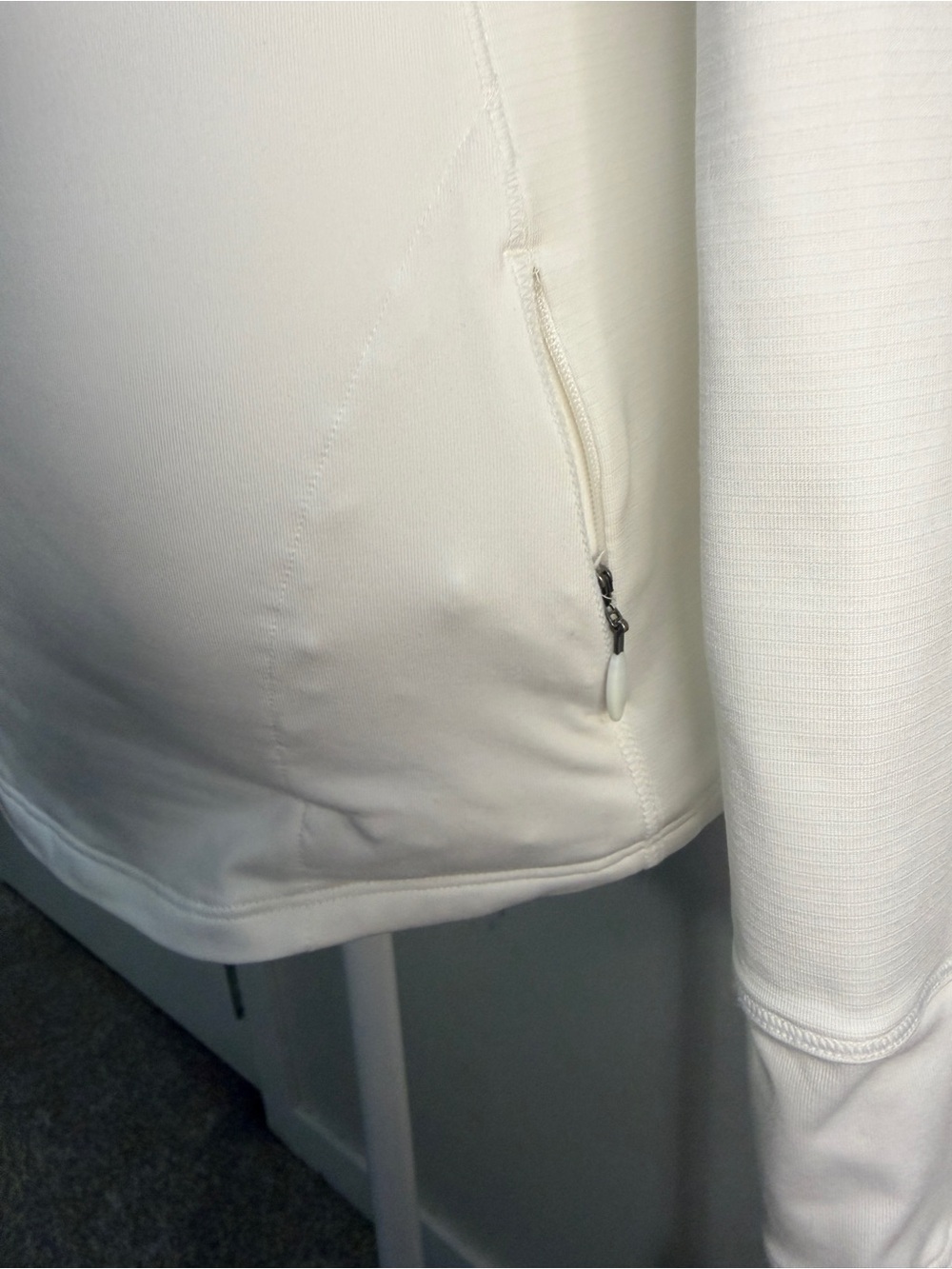 Under Armour Women's White Active Quarter-Zip Long Sleeve Pullover sz XS - Picture 8 of 10
